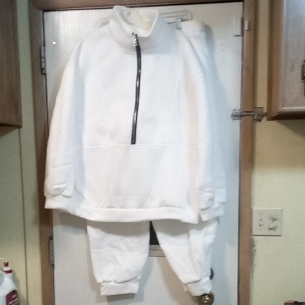 SHEIN White Zip-Up Activewear Set